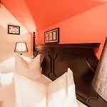 Aviv 3*