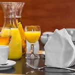Aviv Hotel 3*