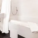 Aviv Hotel 3*
