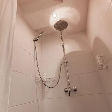 Hotell Aviv 3*