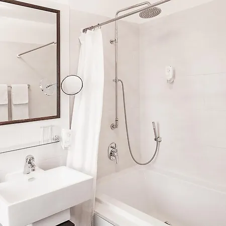 Hotell Aviv 3*