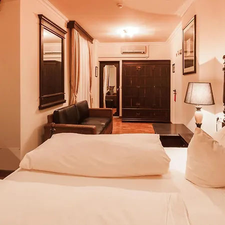 Aviv Hotell