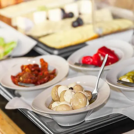 Aviv Mit Kostenfreien Parkplaetzen 3* Drážďany