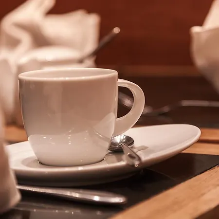 ホテル アヴィヴ