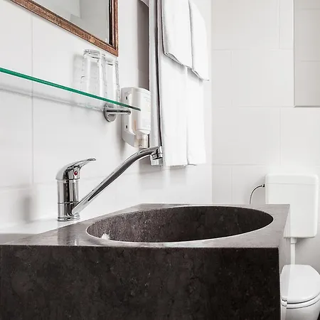 Hotel Aviv 3*